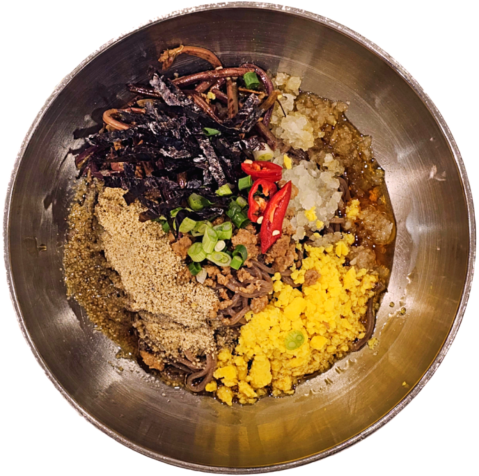 수육비빔메밀면