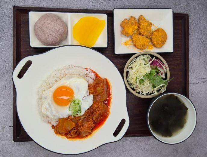 삼겹살김치덮밥&계란후라이