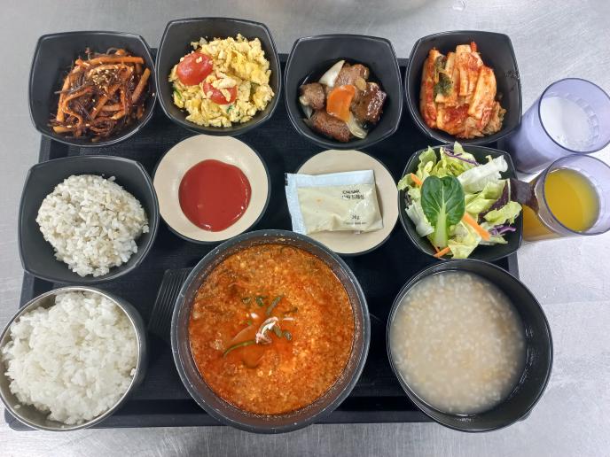 돈육비지찌개