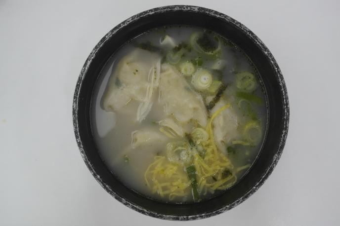 사골만둣국