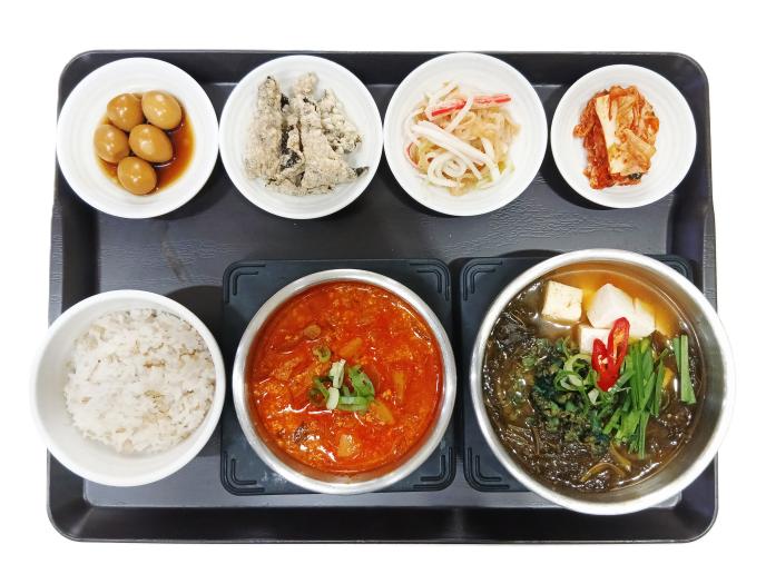 [듀얼메뉴] 올갱이해장국밥 or 총각두부짜글이