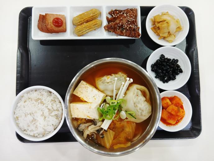 김치만두전골