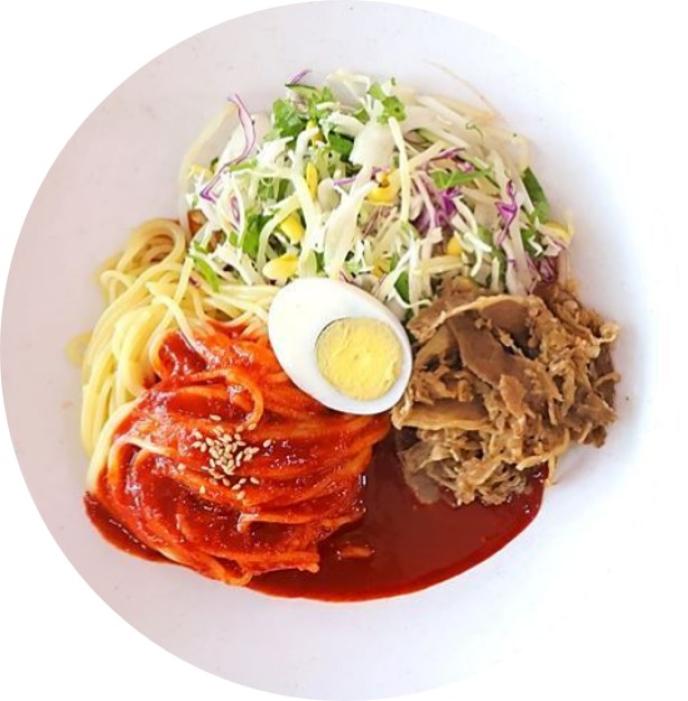매콤우삼겹비빔국수