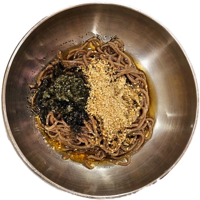  들기름막국수 