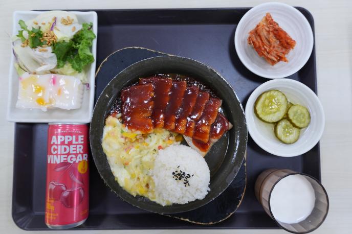  매콤치즈삼겹스테이크 