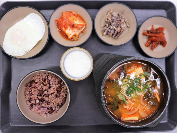 돼지고기버섯찌개
