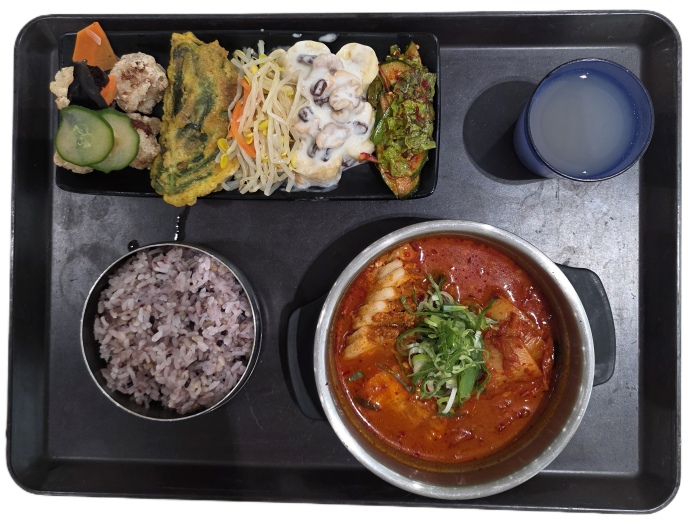 삼겹살김치찜(Braised Pork Belly and Kimchi)