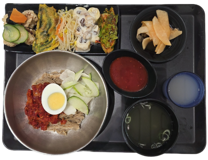 명태회냉면(Cold Buckwheat Noodles with Raw Fish)