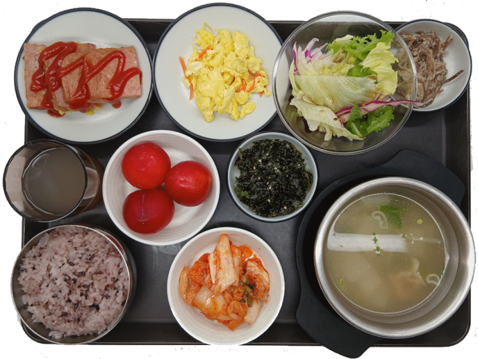 쇠고기뭇국[Beef and Radish Soup]