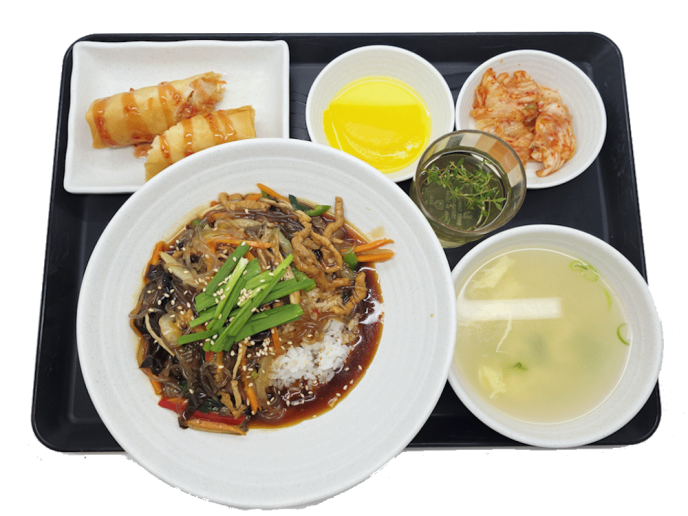 잡채덮밥[Stir-fried Glass Noodles and Vegetables with Rice]